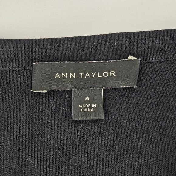ANN TAYLOR WOMEN'S BLACK 100% WOOL PULL-OVER SWEATER SIZE MEDIUM - Picture 6 of 10